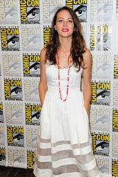 Amy Acker - Person of Interest Press Line at Comic-Con in San Diego, July 2015