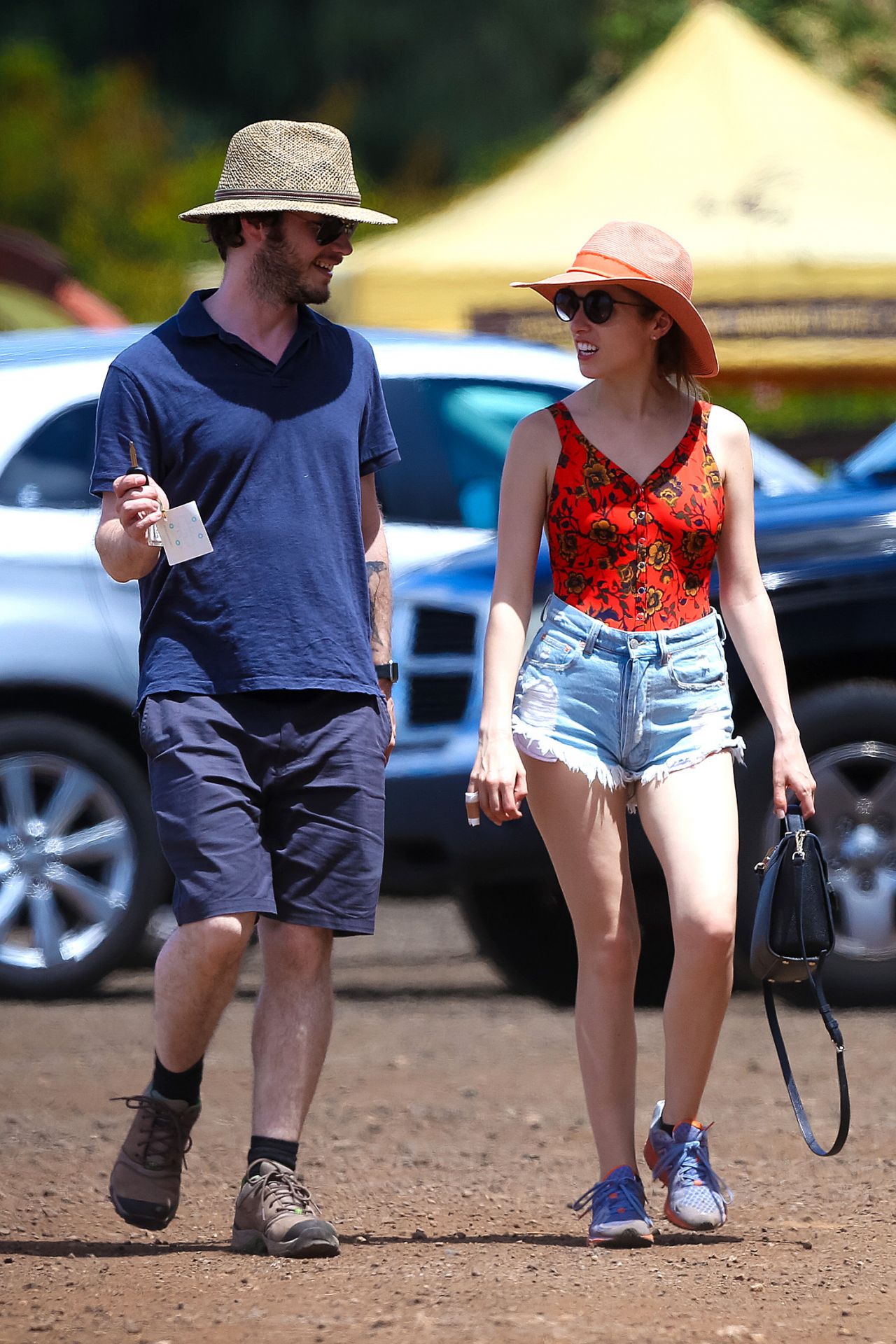 Anna Kendrick Vacationing in Oahu, Hawaii, July 2015 • CelebMafia