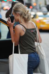 AnnaSophia Robb Street Style - Out in NYC, July 2015