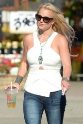 Britney Spears Casual Style - at Home Depot in Westlake Village, July 2015