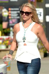 Britney Spears Casual Style - at Home Depot in Westlake Village, July 2015