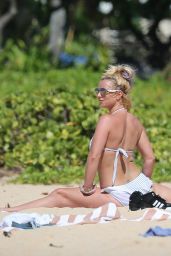 Britney Spears in a Bikini on the Beach in Hawaii, July 2015
