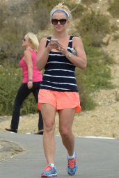 Britney Spears - Out & About in Thousand Oaks, July 2015