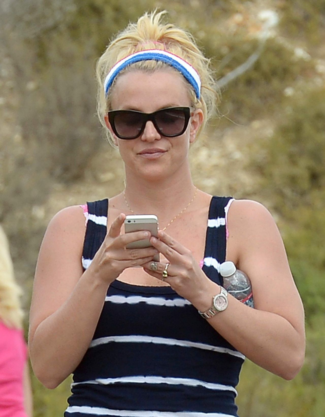 https://celebmafia.com/wp-content/uploads/2015/07/britney-spears-out-about-in-thousand-oaks-july-2015_8.jpg