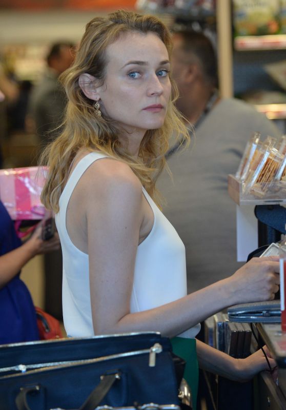 Diane Kruger - Checkout Line at Whole Foods Market in Brentwood, July 2015