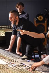 Ellie Goulding - Photoshoot and BTS at Abbey Road Studios - Westminster, London