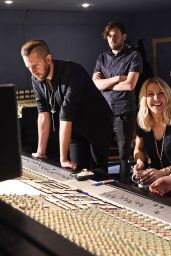 Ellie Goulding - Photoshoot and BTS at Abbey Road Studios - Westminster, London