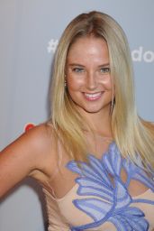 Genevieve Morton – ‘Sharknado 3: Oh Hell No!’ Premiere at iPic Theaters in Los Angeles