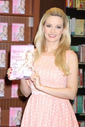 Holly Madison Signing Her Book 