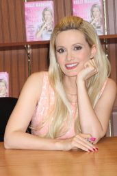 Holly Madison Signing Her Book 