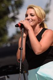 Jamie Lynn Spears Performs at Country Thunder USA - Day 3 In Twin Lakes, Wisconsin