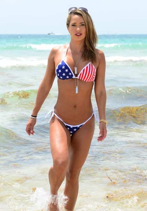 Jennifer Nicole Lee in a Bikini and Exercising in Miami, June 2015