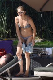 Kate Hudson in Bikini - at swimming pool in St Tropez, July 2015