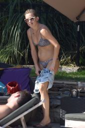 Kate Hudson in Bikini - at swimming pool in St Tropez, July 2015