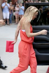 Kate Hudson Summer Style - Leaving her Hotel in NYC, July 2015
