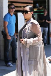 Kim Kardashian - Filming in Agoura Hills, July 2015