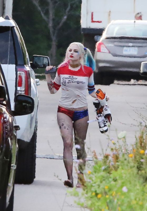 Margot Robbie - Suicide Squad Set in Toronto, July 2015