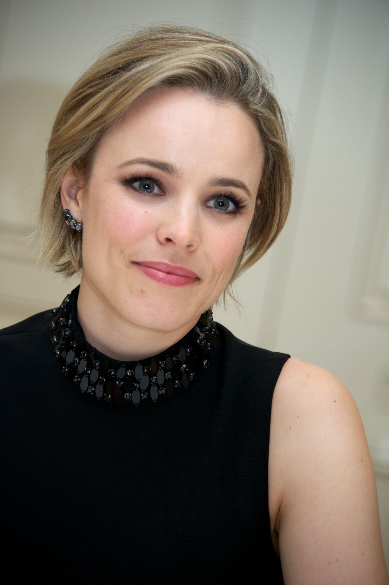 Rachel McAdams - 'Southpaw' Press Conference in Beverly Hills • CelebMafia