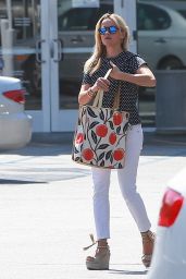 Reese Witherspoon Casual Style - Out in Brentwood, July 2015