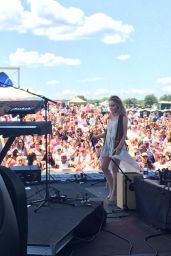 Sabrina Carpenter - 2015 Ballooning Festival in New Jersey