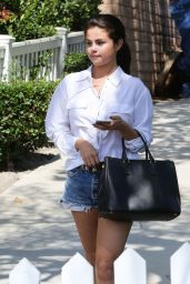 Selena Gomez Summer Style - Leaving a Friend
