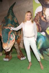 Uma Thurman - Launch of Dino Tales and Safari Tales at the American Museum of Natural History in New York City