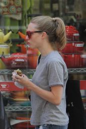 Amanda Seyfried - Out With Friends in NYC, August 2015