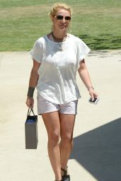 Britney Spears Shopping in Malibu, August 2015
