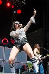 Charli XCX - Performing at Lollapalooza in Chicago, August 2015