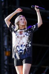 Ellie Goulding - V Festival at Hylands Park in Chelmsford, August 2015