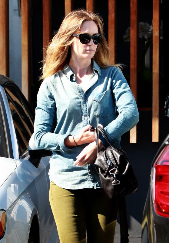 Emily Blunt Going to a Salon in Beverly Hills, August 2015