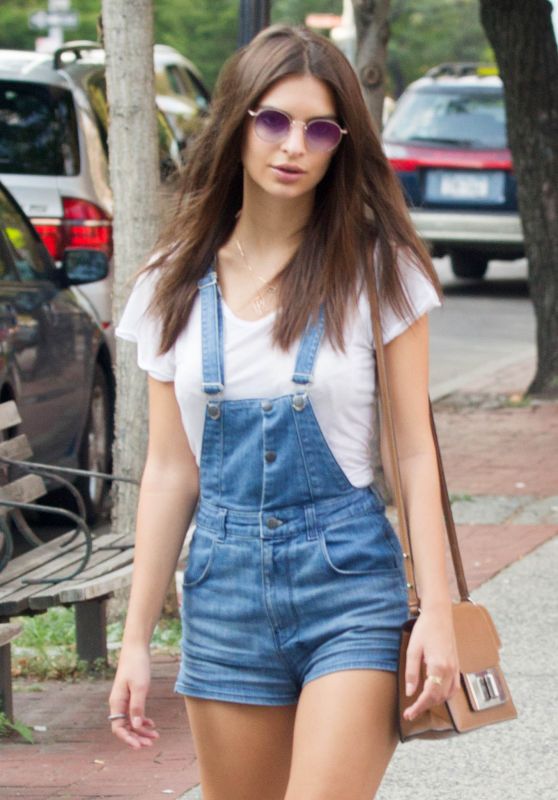 Emily Ratajkowski Street Style - Out in New York City, August 2015