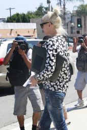 Gwen Stefani - Out in Universal City, August 2015