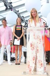 Gwyneth Paltrow Summer Style - Pink-Sunset Cocktail Party in Bridgehampton