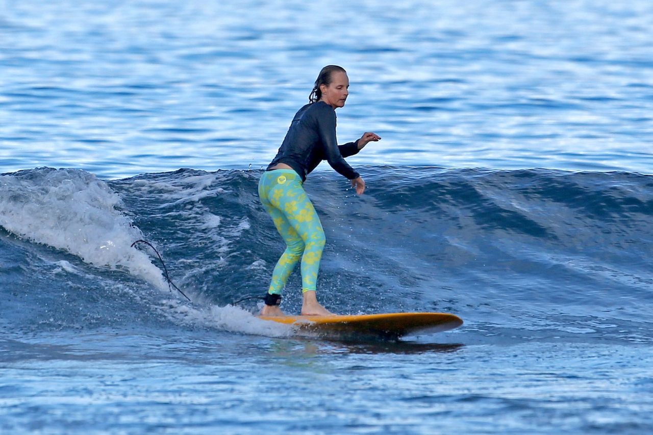 Helen Hunt Surfing in Hawaii, August 2015 • CelebMafia