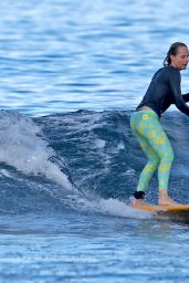 Helen Hunt Surfing in Hawaii, August 2015