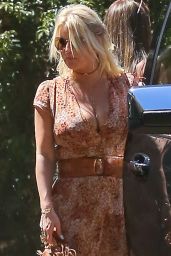Jessica Simpson - Out in Calabasas, August 2015