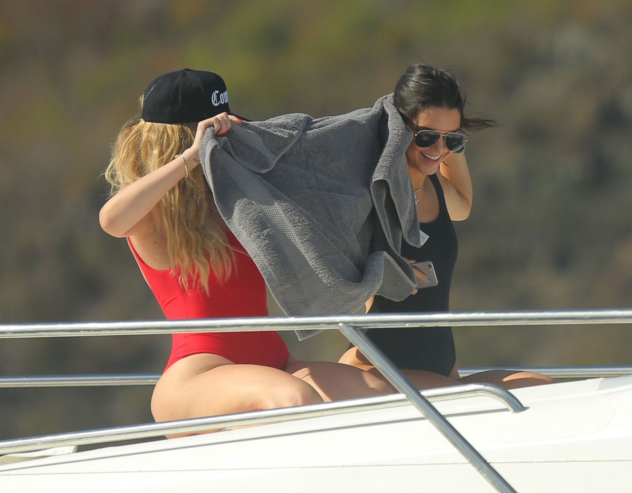 Kardashian photoshoot khloe st.barths Khloe Kardashian