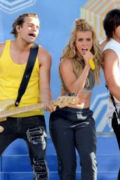 Kimberly Perry - The Band Perry Perform on 