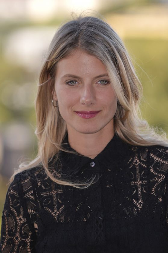 Mélanie Laurent - 'Boomerang' Photocall - Angoulême Film Festival ...