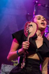 Miley Cyrus – Performs on Final Show at House of Blues in Los Angeles, August 2015