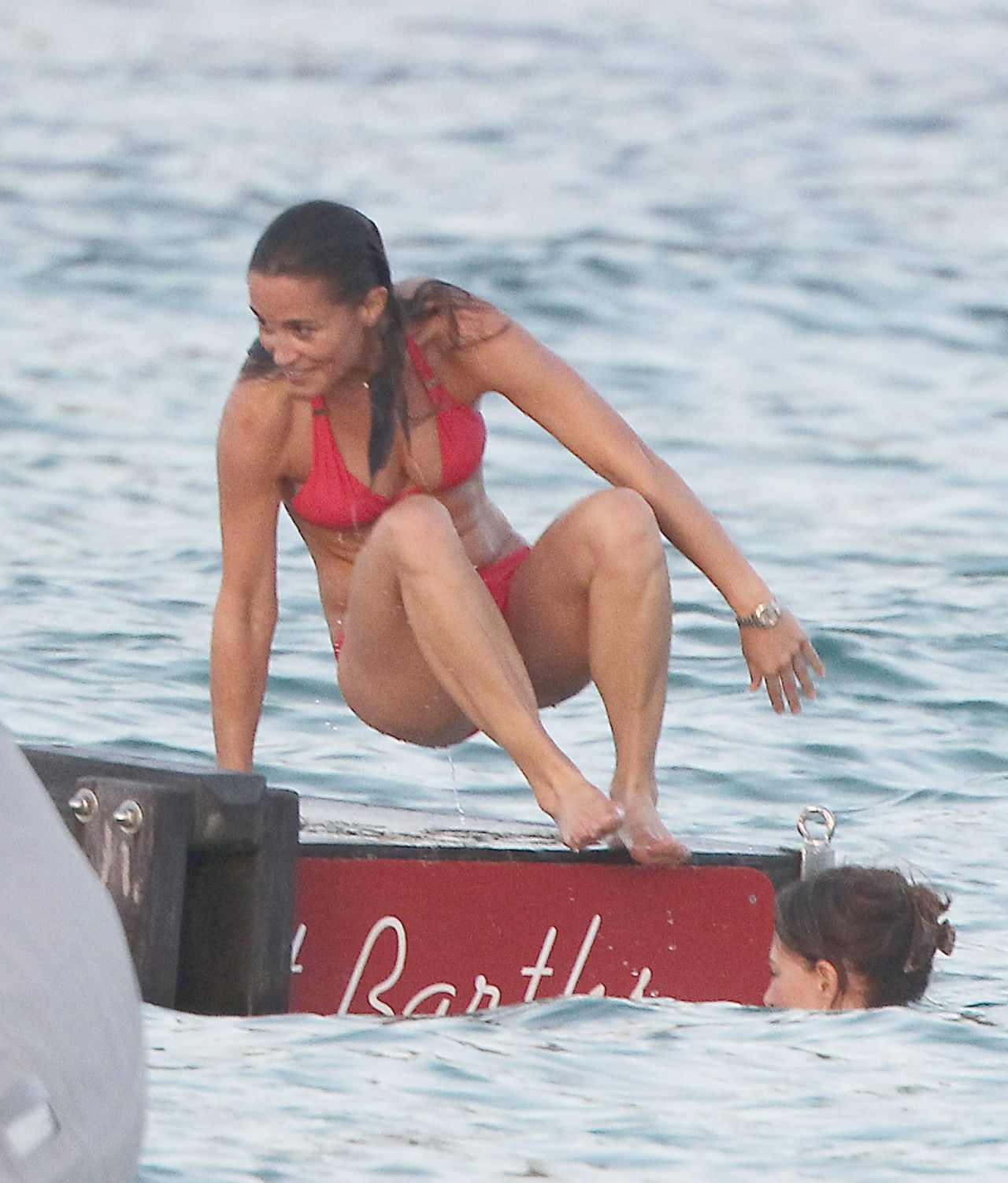 pippa-middleton-in-red-bikini-out-with-friends-in-st-barths-august-2015_4.