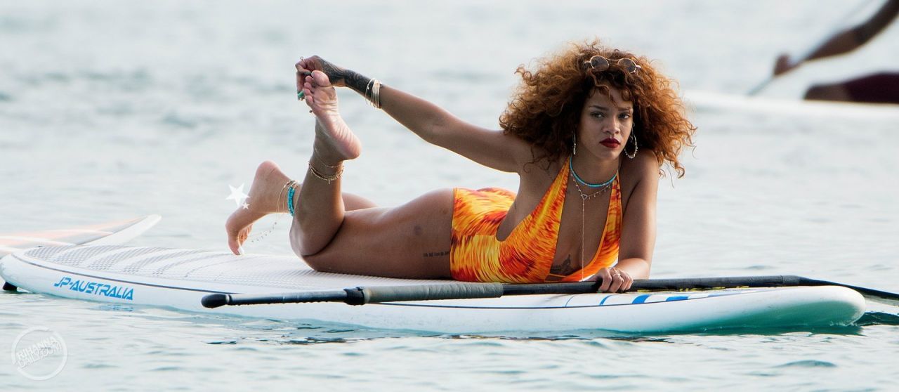 rihanna-paddle-boating-in-a-swimsuit-in-barbados-august-2015_28.