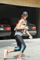 Rosie Huntington-Whiteley Leaving a Gym in Los Angeles, August 2015