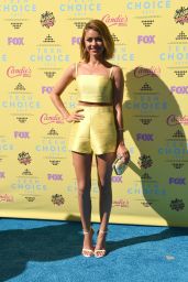 Sarah Hyland - 2015 Teen Choice Awards in Los Angeles