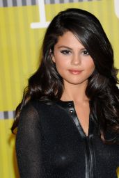Selena Gomez – 2015 MTV Video Music Awards Part II