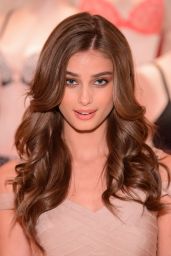 Taylor Marie Hill - Body by Victoria Launch Tour in Chicago, August 2015