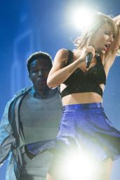 Taylor Swift - 1989 World Tour Concert in Vancouver