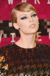 Taylor Swift – 2015 MTV Video Music Awards at Microsoft Theater in Los ...