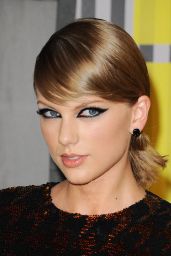 Taylor Swift – 2015 MTV Video Music Awards at Microsoft Theater in Los Angeles